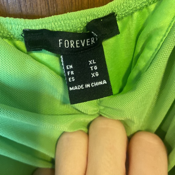 Large slinky dress - Picture 2 of 2